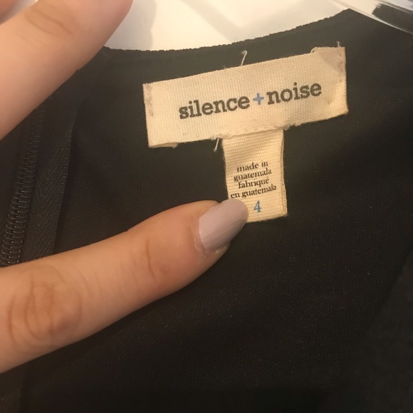 Lace up front Romper - Picture 5 of 6